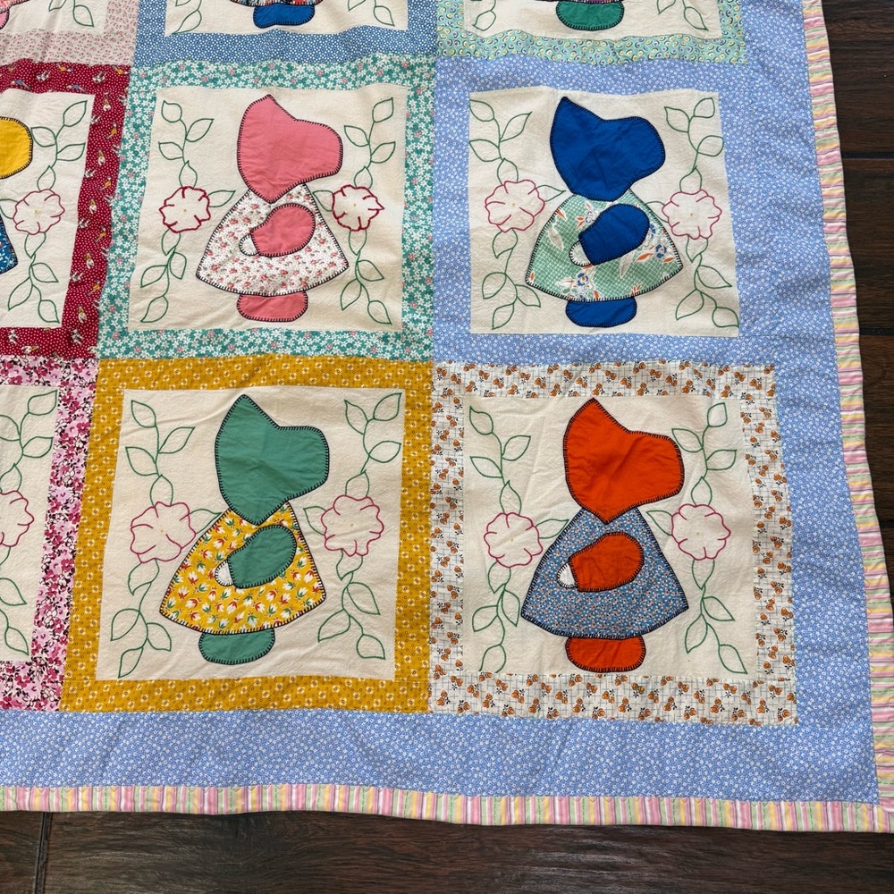 Sunbonnet Sue Lap Quilt Baby Quilt 50”x50” blanket - Picture 2 of 4